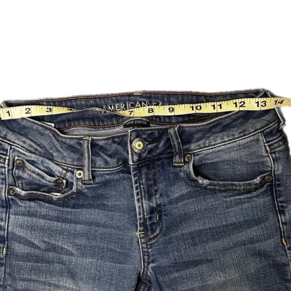 American Eagle Favorite Boyfriend Jeans Medium Wash Size 4 Regular - Picture 3 of 6